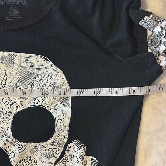 JL Jerry Leigh juniors sparkling skull long sleeved graphic Tshirt. Sz large. - Picture 7 of 8